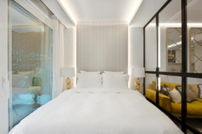 Golden Mile Lux Sea View Suite with Balcony